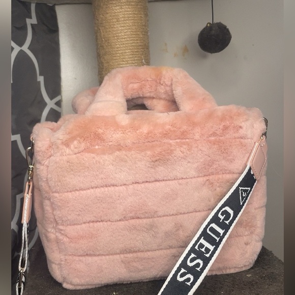 Guess Factory soft faux fur pink crossbody bag. Includes adjustable 10” strap. - Picture 3 of 6